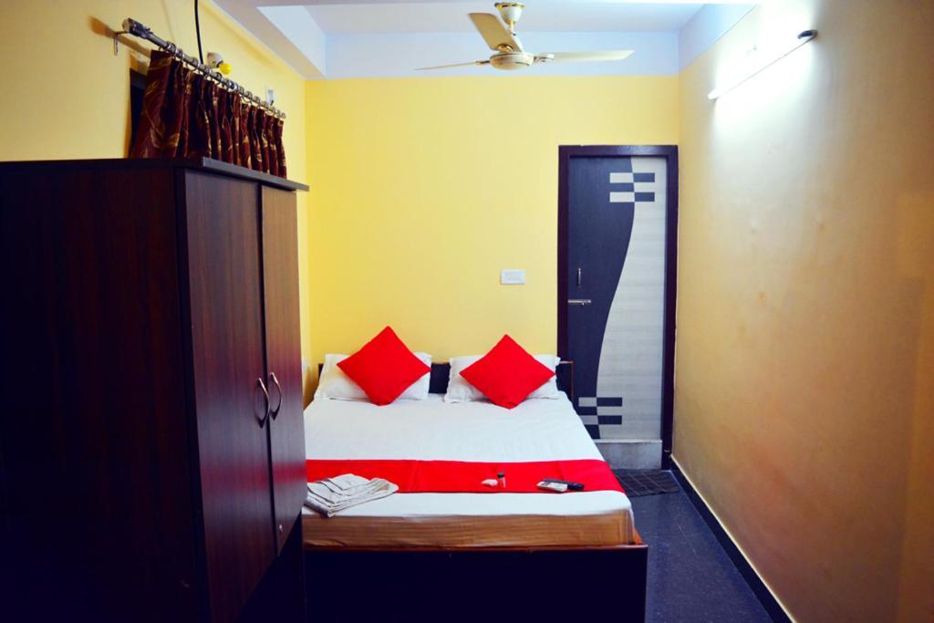 Skyline Lodge Siliguri Buitenkant foto
