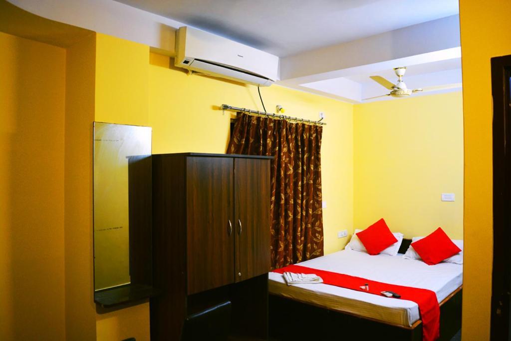Skyline Lodge Siliguri Buitenkant foto
