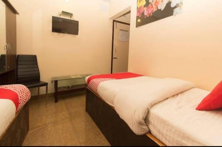 Skyline Lodge Siliguri Buitenkant foto